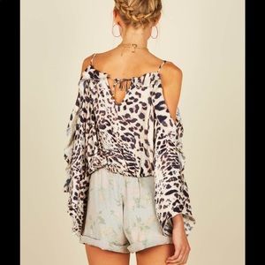 Brand new beautiful boho bell sleeved leopard top
